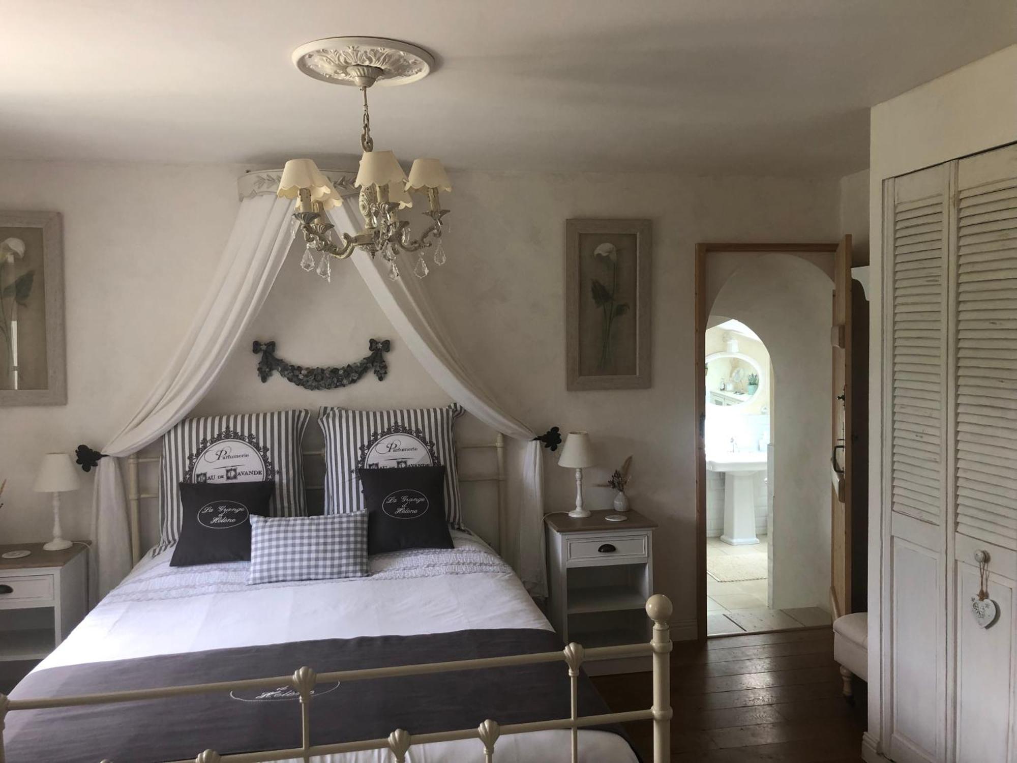 La Grange D'Helene Bed & Breakfast Cholet Exterior photo